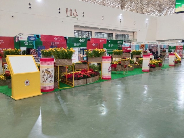 Hơi thở văn hóa trong lòng hội chợ: 'Tinh hoa Thu Hà Nội' – Bản hòa ca giữa truyền thống và đổi mới- Ảnh 2.