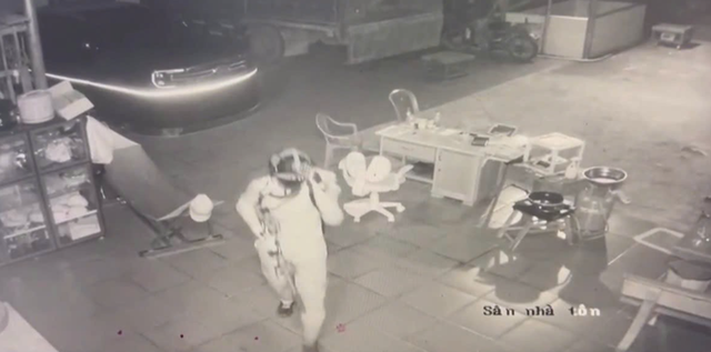 Vụ dùng súng sát hại 3 người trong một gia đình ở Đồng Nai: Bắt thêm 3 đối tượng- Ảnh 2. Vụ dùng súng sát hại 3 người trong một gia đình ở Đồng Nai: Bắt thêm 3 đối tượng- Ảnh 2.