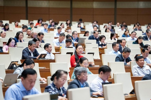 Thứ trưởng Nguyễn Tri Thức đề nghị BHYT chi trả việc đặt chân giả, tay giả cho những người kém may mắn- Ảnh 1.