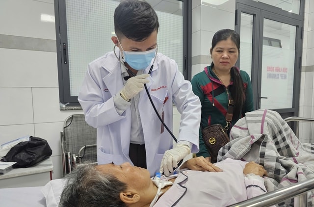 Người phụ nữ tìm lại hơi thở tự nhiên sau 7 năm sống cùng ống nội khí quản - Ảnh 2.