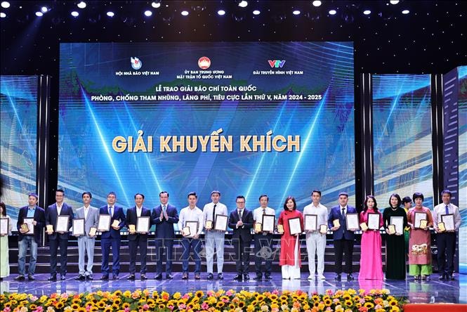 44 tác phẩm được trao Giải báo chí toàn quốc phòng, chống tham nhũng, lãng phí, tiêu cực lần thứ V- Ảnh 6.