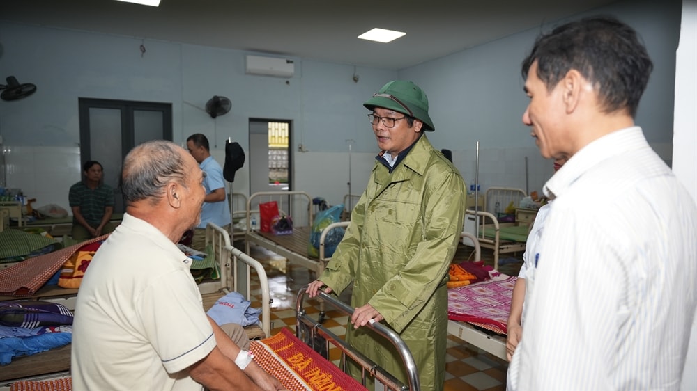 Lũ lịch sử gây ngập 47 cơ sở y tế ở Huế, chủ động phòng dịch sau lũ- Ảnh 2.