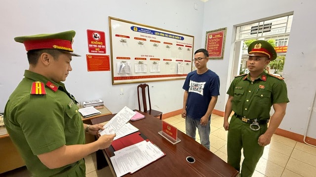 Bắt gã đàn ông 32 tuổi ở Đắk Lắk lừa đảo gần 5 tỉ đồng- Ảnh 1.