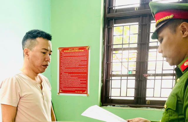 Chủ kênh TikTok 'Gia đình Hải Sen' bị khởi tố thêm tội trốn thuế- Ảnh 2. Chủ kênh TikTok 'Gia đình Hải Sen' bị khởi tố thêm tội trốn thuế- Ảnh 2.