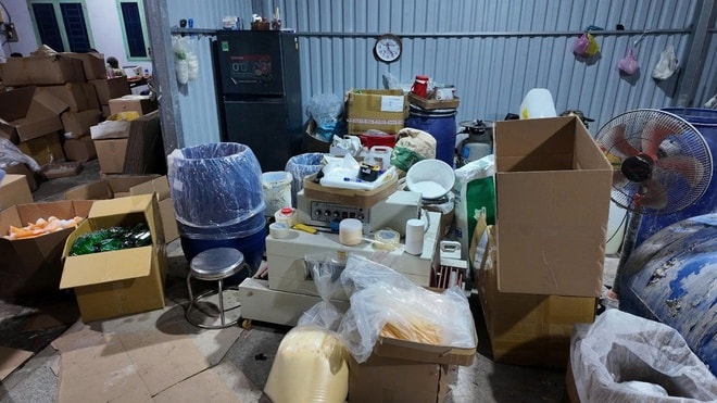 Bắt nhóm sản xuất, buôn bán mỹ phẩm giả thương hiệu nổi tiếng, quy mô liên tỉnh ở TPHCM- Ảnh 6. Bắt nhóm sản xuất, buôn bán mỹ phẩm giả thương hiệu nổi tiếng, quy mô liên tỉnh ở TPHCM- Ảnh 6.