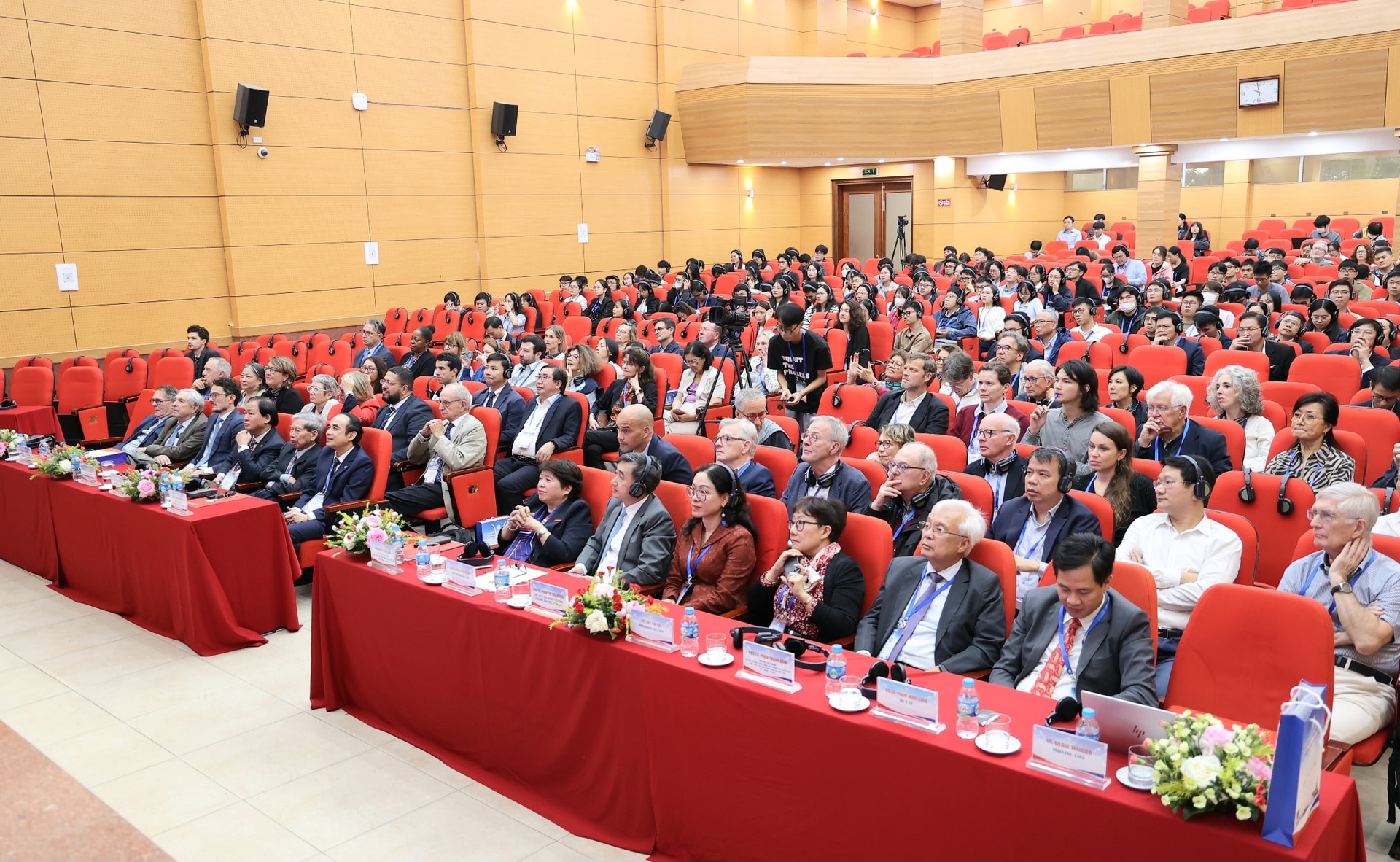 Thứ trưởng Trần Văn Thuấn: Khơi mở thêm những hợp tác mới trong mối quan hệ y tế Pháp-Việt- Ảnh 1. Thứ trưởng Trần Văn Thuấn: Khơi mở thêm những hợp tác mới trong mối quan hệ y tế Pháp-Việt- Ảnh 1.