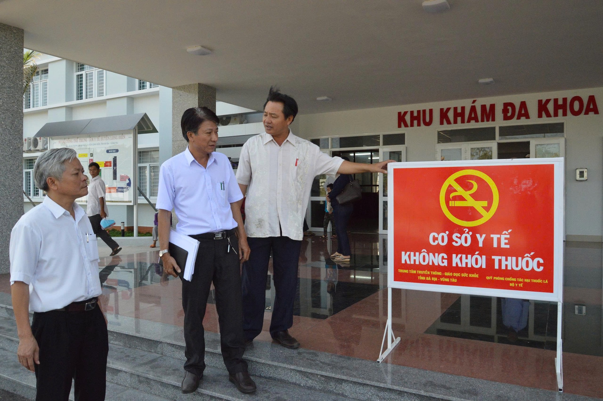 Gia hạn thời gian nhận hồ sơ dự thi vòng Sơ khảo Cuộc thi ‘Cơ sở y tế không khói thuốc lá’ lần thứ I đến ngày 7/11- Ảnh 1. Gia hạn thời gian nhận hồ sơ dự thi vòng Sơ khảo Cuộc thi ‘Cơ sở y tế không khói thuốc lá’ lần thứ I đến ngày 7/11- Ảnh 1.