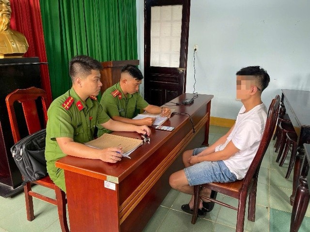 Bị phạt 7,5 triệu đồng vì lập nhóm Facebook tung tin sai sự thật về tiệm vàng nổi tiếng- Ảnh 1. Bị phạt 7,5 triệu đồng vì lập nhóm Facebook tung tin sai sự thật về tiệm vàng nổi tiếng- Ảnh 1.