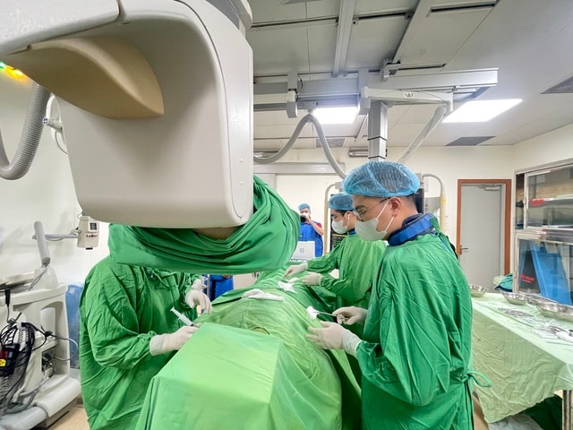 Cấy máy tái đồng bộ tim – Bước tiến mới của Bệnh viện Đa khoa Thái Bình trong điều trị tim mạch- Ảnh 2.