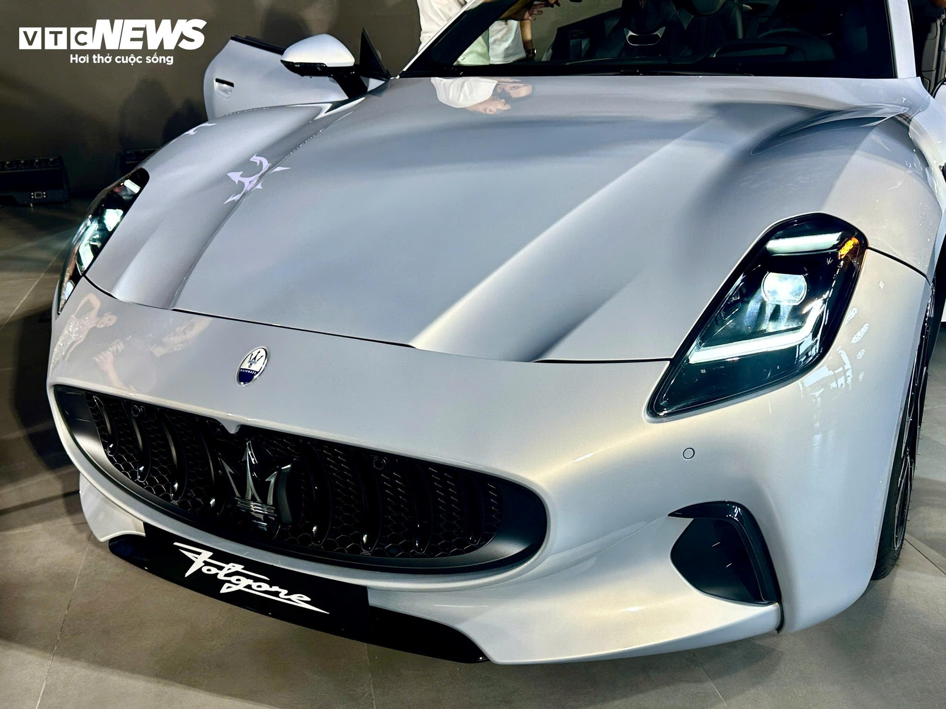 Dù là xe điện, Maserati vẫn duy trì “chất riêng” của mình thông qua âm thanh động cơ đặc trưng, được tạo nên nhờ công nghệ âm thanh tiên tiến từ Maserati Innovation Lab. (Ảnh: Mạnh Hùng)