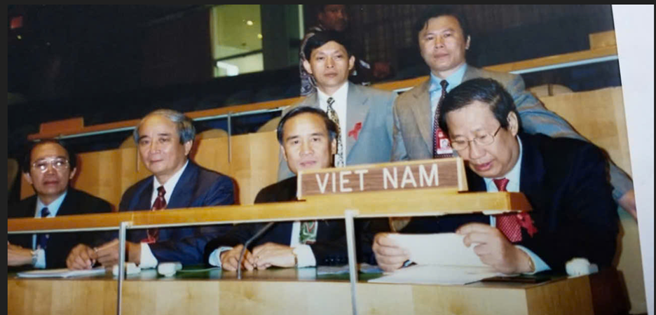 PGS.TS Chung Á -  Hành trình của người gieo ánh sáng giữa vùng tối HIV/AIDS- Ảnh 3.