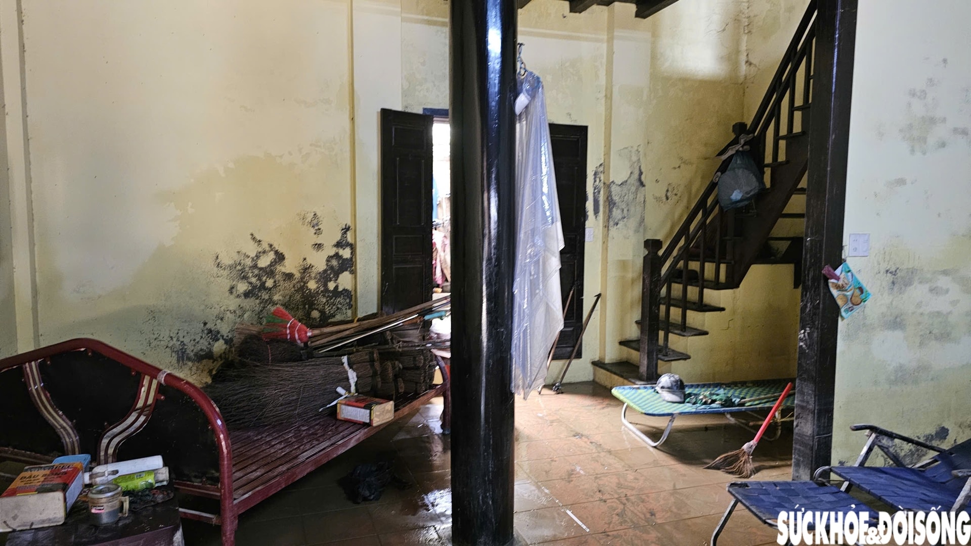 Người dân phố cổ Bao Vinh gượng dậy sau lũ lịch sử- Ảnh 4. Người dân phố cổ Bao Vinh gượng dậy sau lũ lịch sử- Ảnh 4.