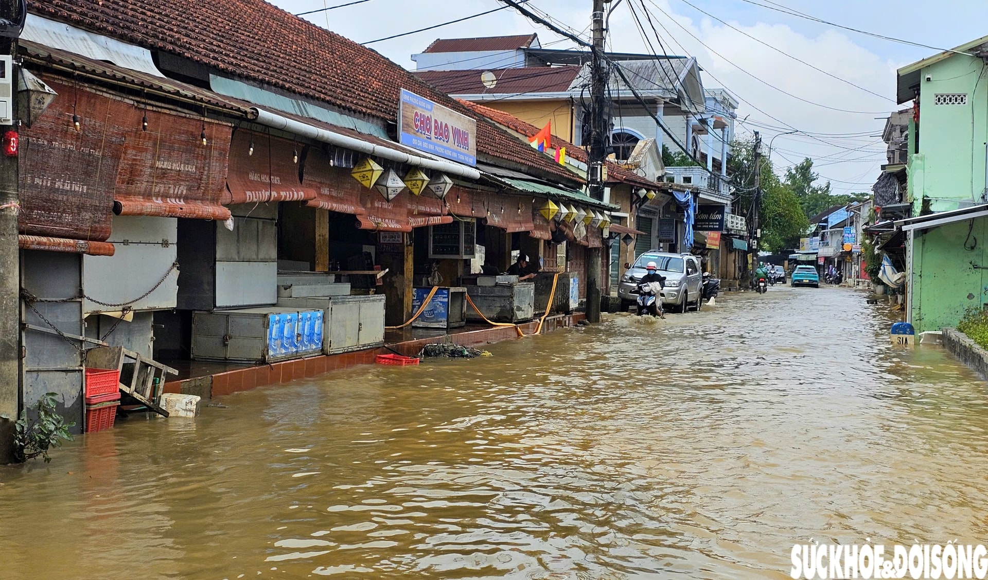 Người dân phố cổ Bao Vinh gượng dậy sau lũ lịch sử- Ảnh 9. Người dân phố cổ Bao Vinh gượng dậy sau lũ lịch sử- Ảnh 9.