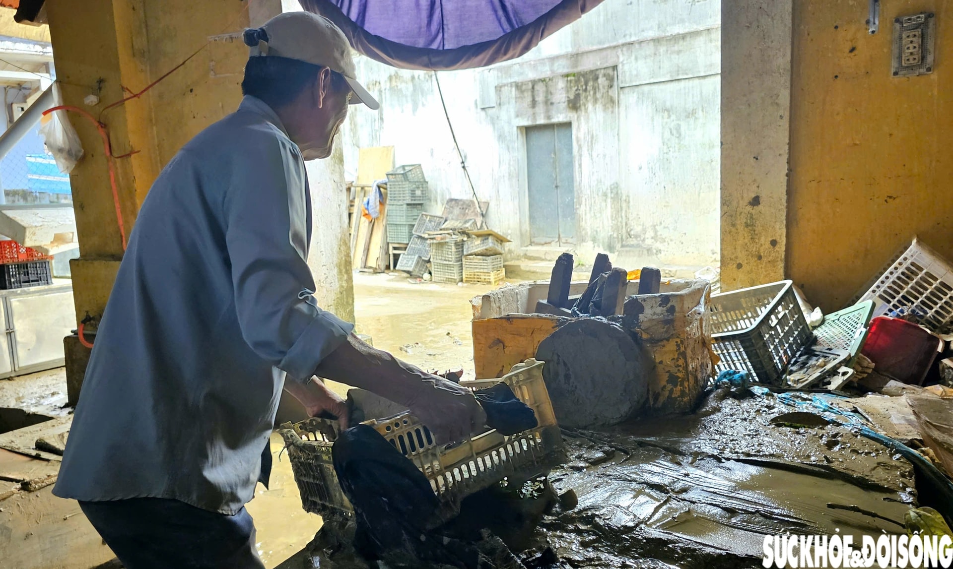 Người dân phố cổ Bao Vinh gượng dậy sau lũ lịch sử- Ảnh 10. Người dân phố cổ Bao Vinh gượng dậy sau lũ lịch sử- Ảnh 10.