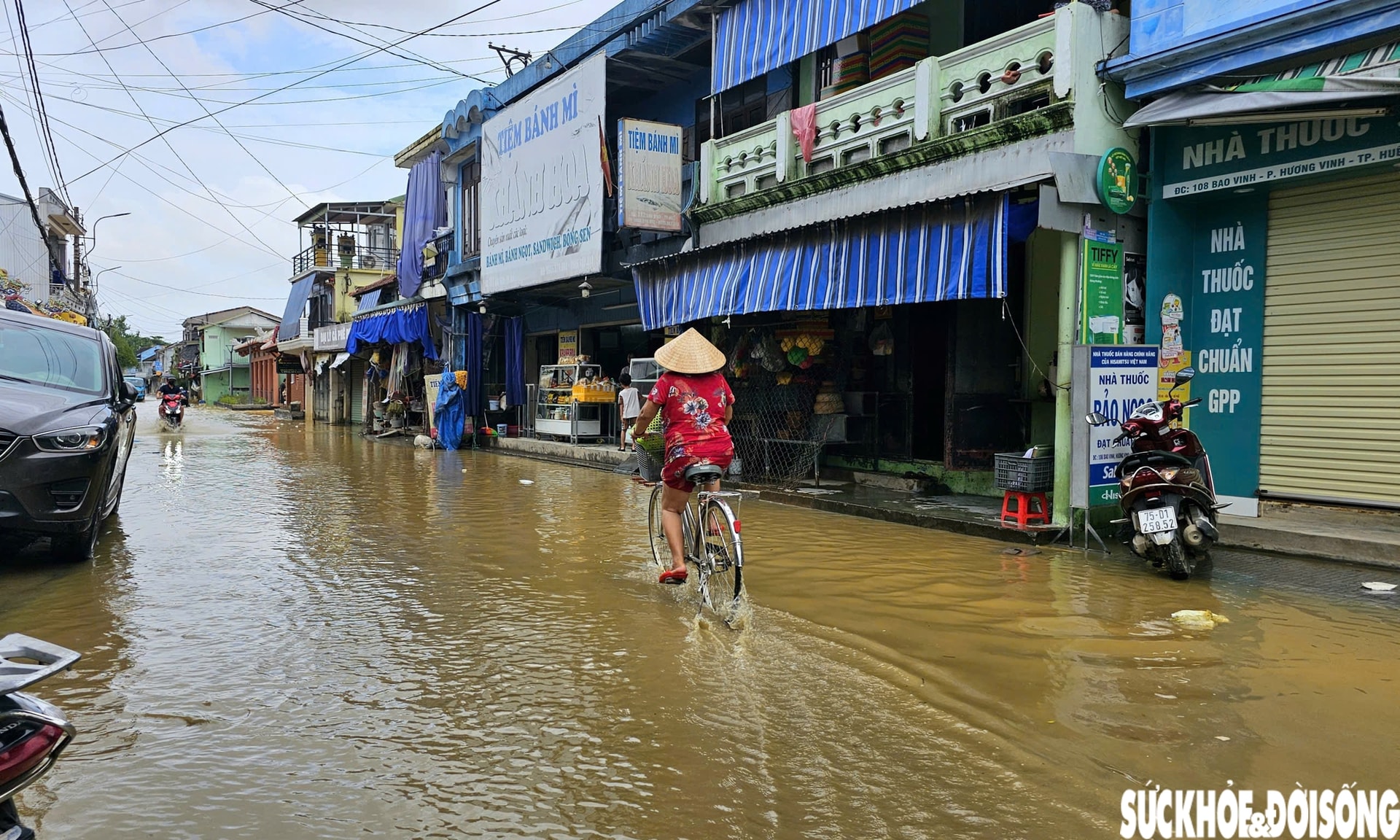 Người dân phố cổ Bao Vinh gượng dậy sau lũ lịch sử- Ảnh 20. Người dân phố cổ Bao Vinh gượng dậy sau lũ lịch sử- Ảnh 20.