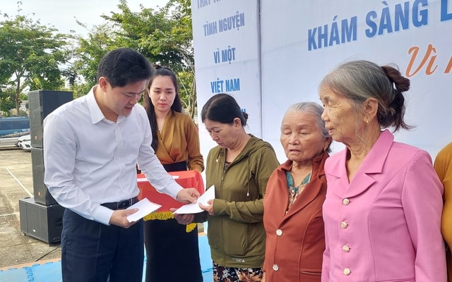 Chăm sóc sức khỏe đồng bào vùng sâu, vùng xa luôn là ưu tiên hàng đầu của ngành Y tế- Ảnh 4.