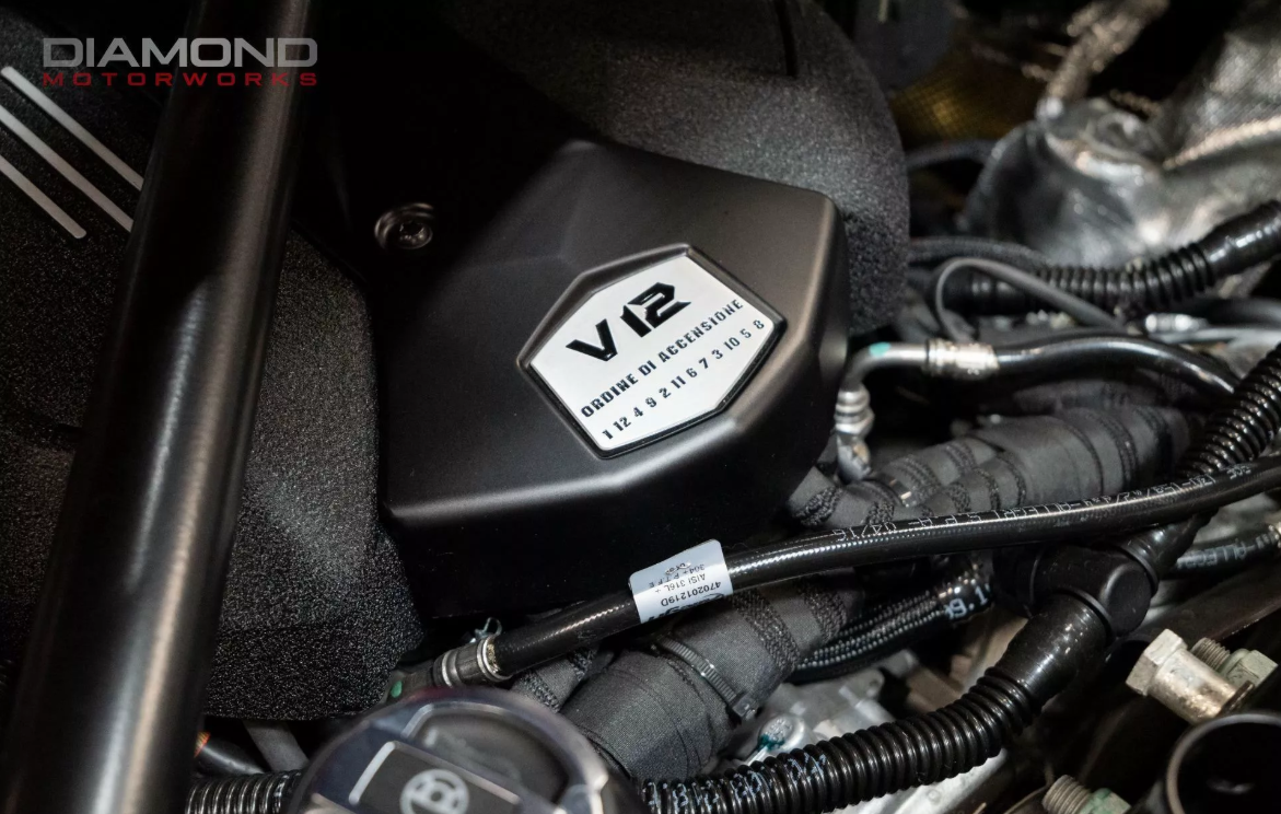 Xe Lamborghini Aventador Miura Edition 2017 sở hữu động cơ V12 6.5L hút khí tự nhiên. (Ảnh: Carscoops)