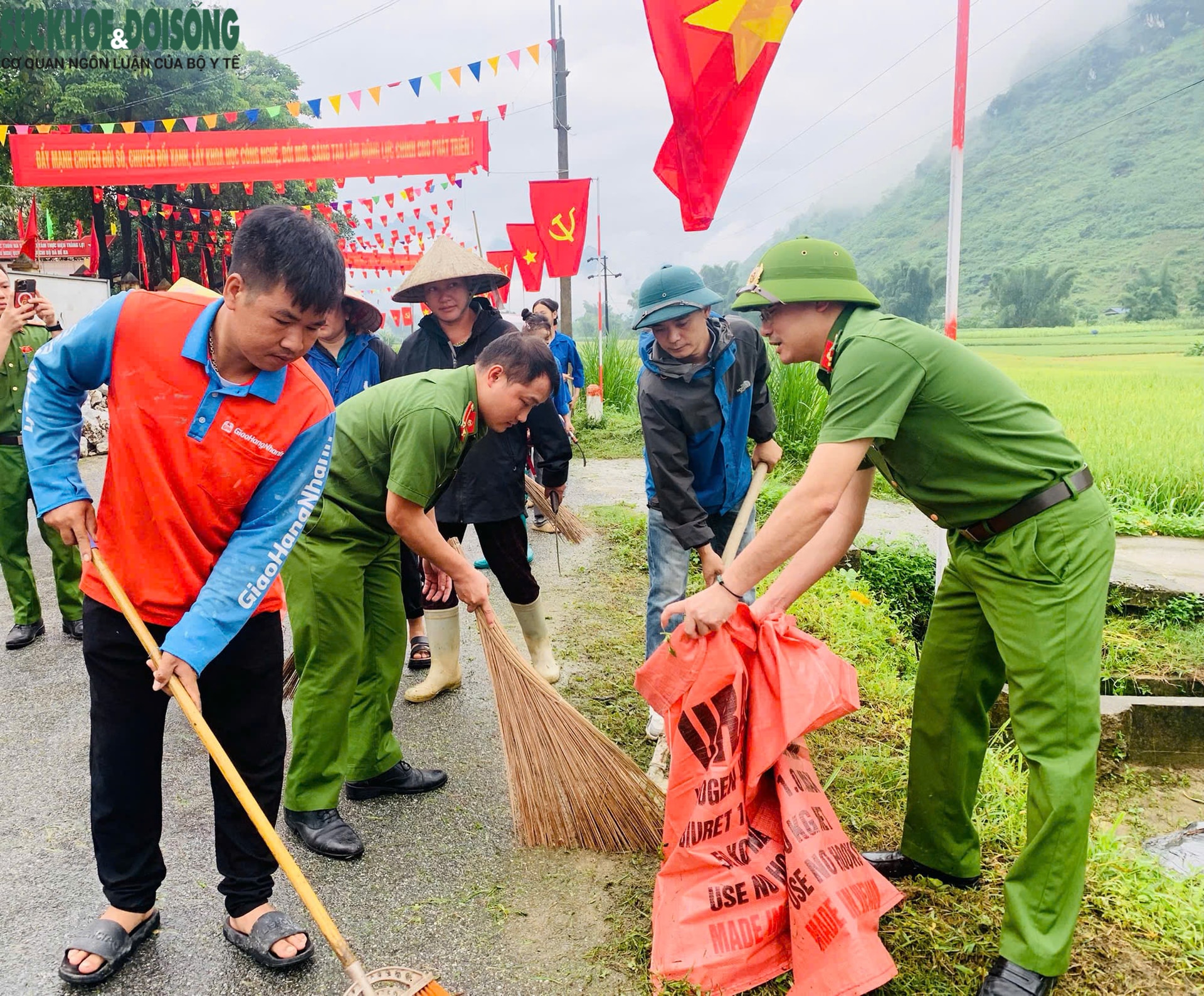 Góp ý kiến vào dự thảo văn kiện Đại hội XIV: Bản làng đổi thay từng ngày- Ảnh 3. Góp ý kiến vào dự thảo văn kiện Đại hội XIV: Bản làng đổi thay từng ngày- Ảnh 3.