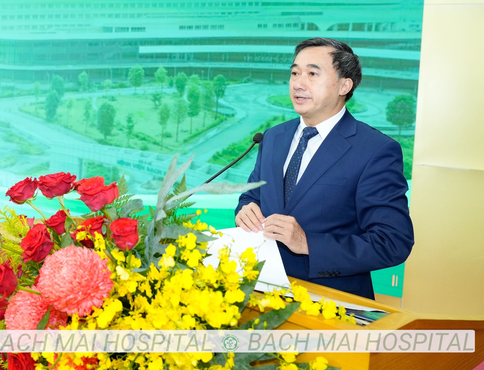 Thứ trưởng Trần Văn Thuấn: Tiếp tục hoàn thiện thể chế, thúc đẩy chuyển đổi số, đổi mới sáng tạo trong y tế- Ảnh 1. Thứ trưởng Trần Văn Thuấn: Tiếp tục hoàn thiện thể chế, thúc đẩy chuyển đổi số, đổi mới sáng tạo trong y tế- Ảnh 1.