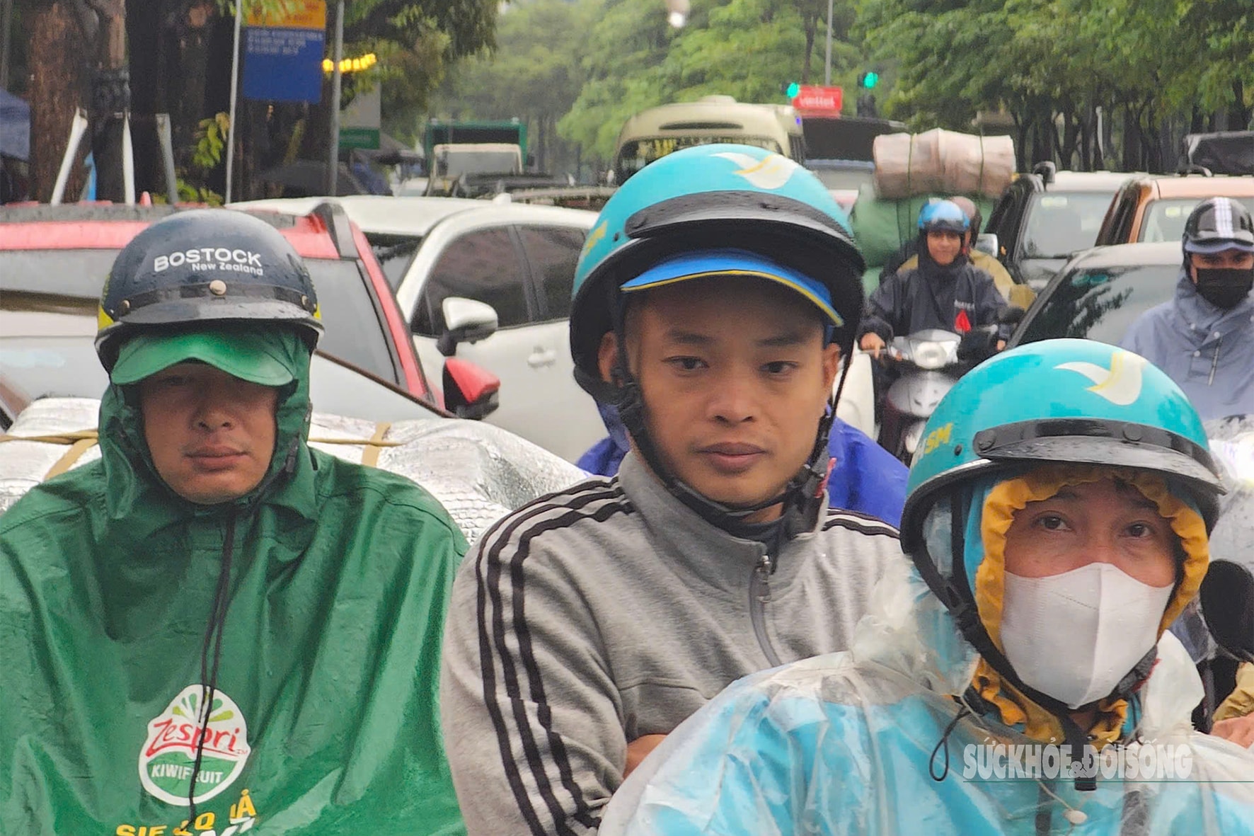 Giữa mưa phùn gió lạnh, người Hà Nội vẫn tất bật mưu sinh- Ảnh 11.