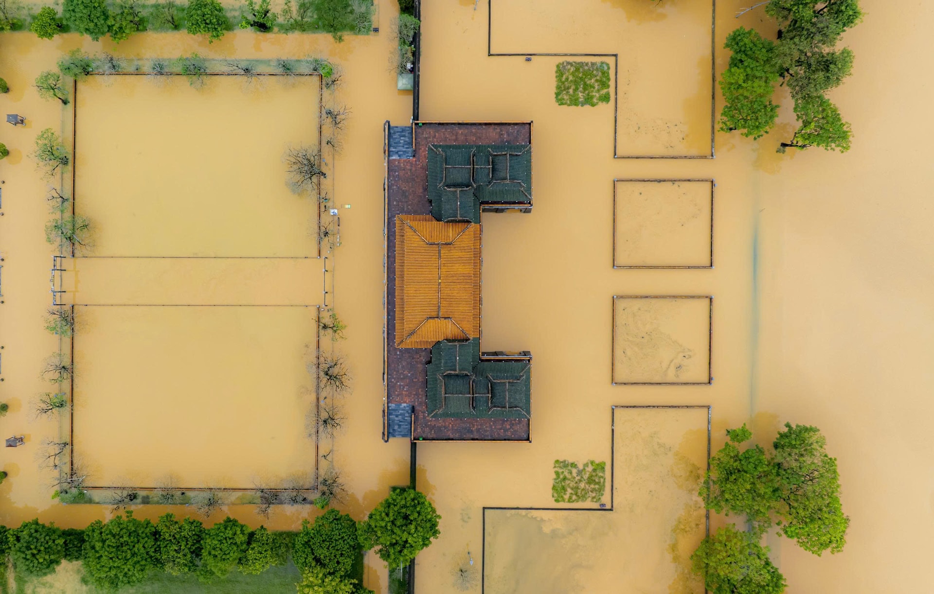 Toàn cảnh đợt lũ thứ 3 trong hơn một tuần ở Huế nhìn từ trên cao- Ảnh 6.