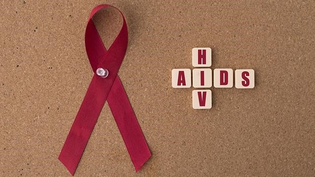 35 năm phòng, chống HIV/AIDS: Việt Nam giữ vững ‘thành trì’ dịch tễ, vươn lên điểm sáng của khu vực- Ảnh 1.