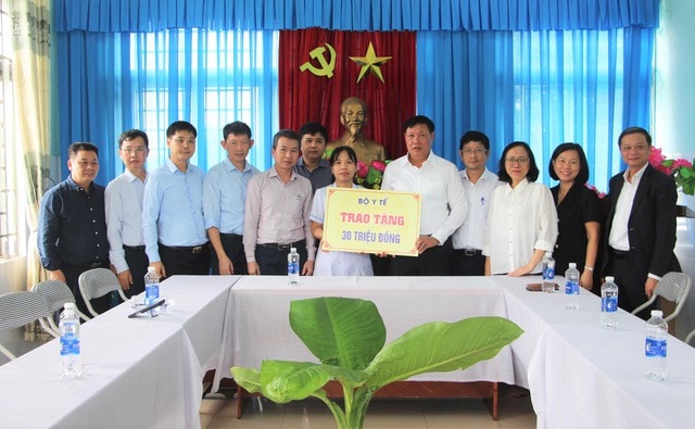 Thứ trưởng Bộ Y tế nêu 3 vấn đề bệnh viện miền Trung cần đặc biệt quan tâm trong mọi tình huống ngập- Ảnh 4.