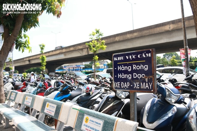 Hôm nay lắp camera phạt nguội tuyến đường 'chuyên' đỗ xe trái phép- Ảnh 5.