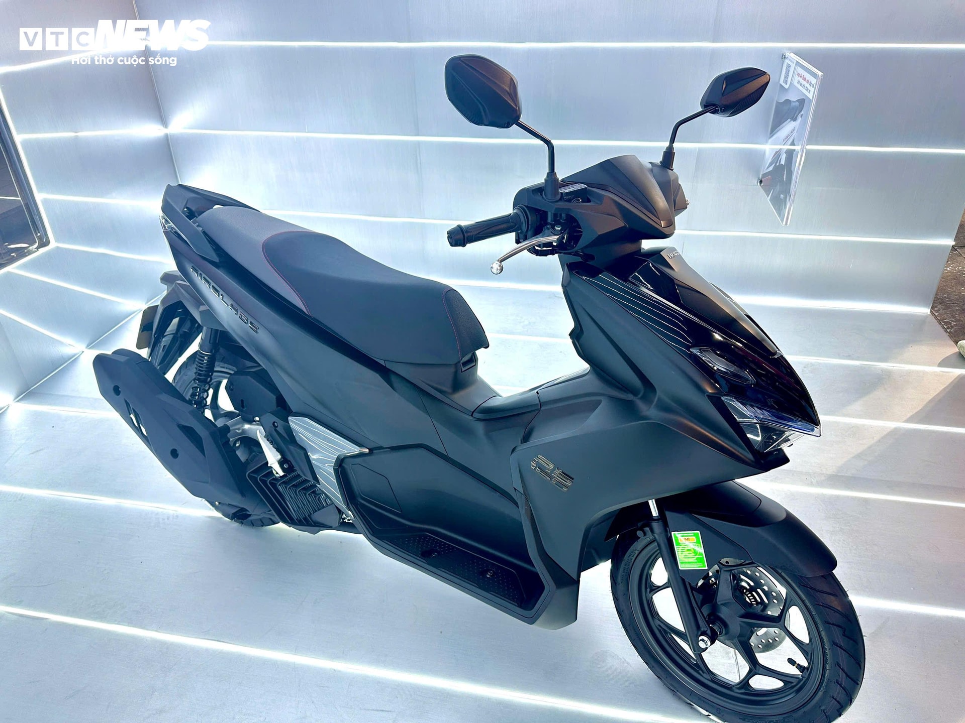 Air Blade 160/125 sở hữu thiết kế được nâng cấp hoàn toàn, đại diện cho phong thái mạnh mẽ, tinh tế và cuốn hút. (Ảnh: Mạnh Hùng)