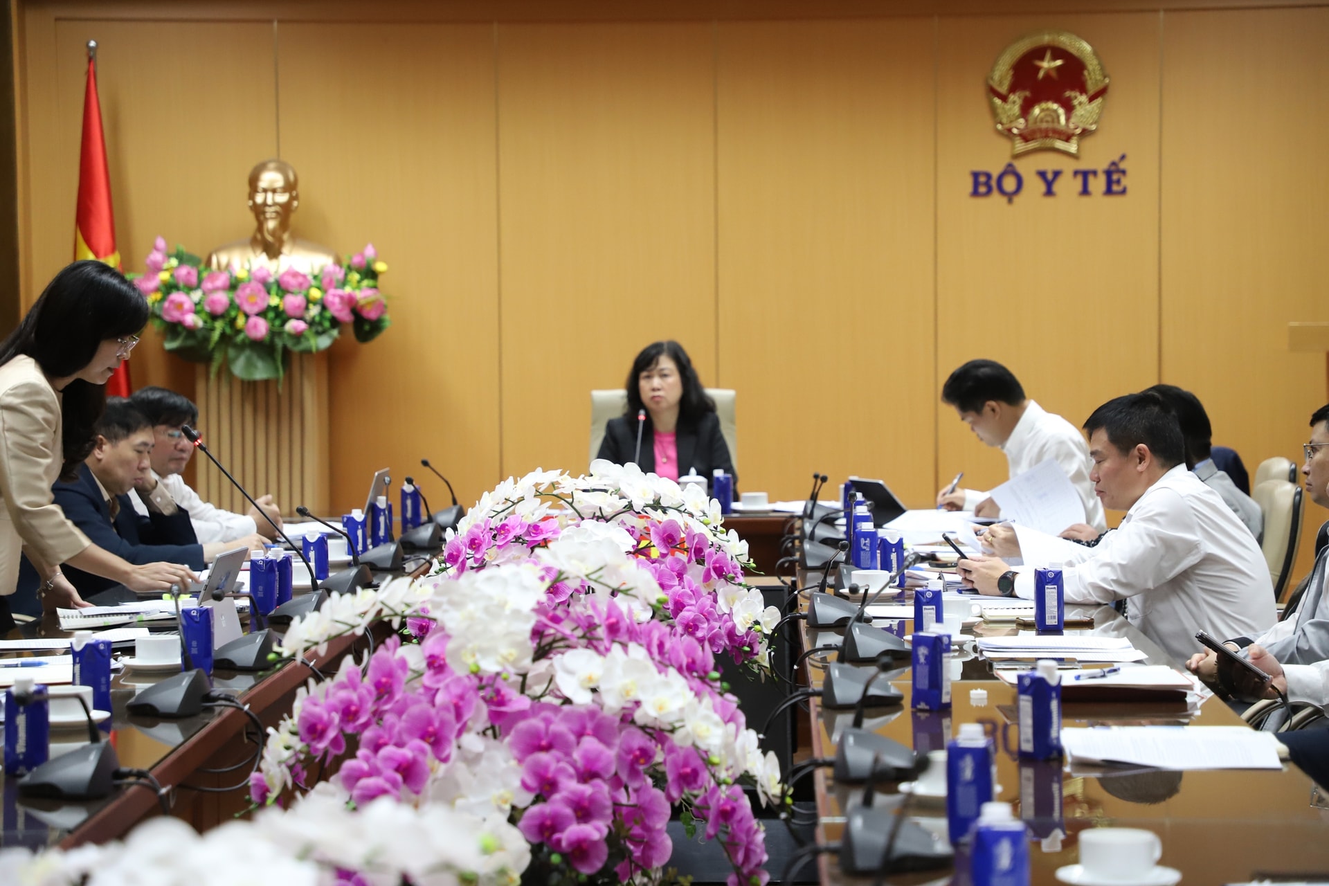 Bộ trưởng Đào Hồng Lan: Chuyển đổi số, cải cách thủ tục hành chính là mệnh lệnh chính trị của mỗi đơn vị thuộc Bộ Y tế- Ảnh 2. Bộ trưởng Đào Hồng Lan: Chuyển đổi số, cải cách thủ tục hành chính là mệnh lệnh chính trị của mỗi đơn vị thuộc Bộ Y tế- Ảnh 2.