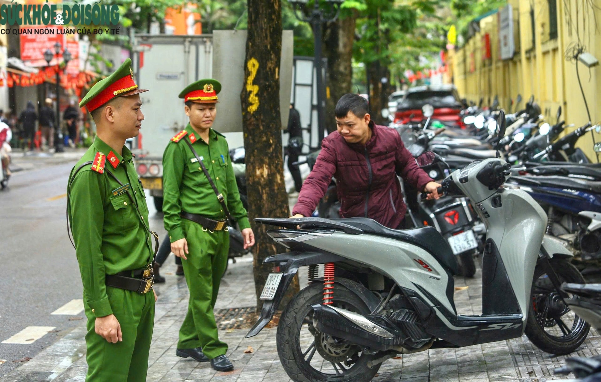 Thấy Công an, học sinh chưa đủ tuổi điều khiển mô tô vội 'tẩu tán' phương tiện - Ảnh 5.