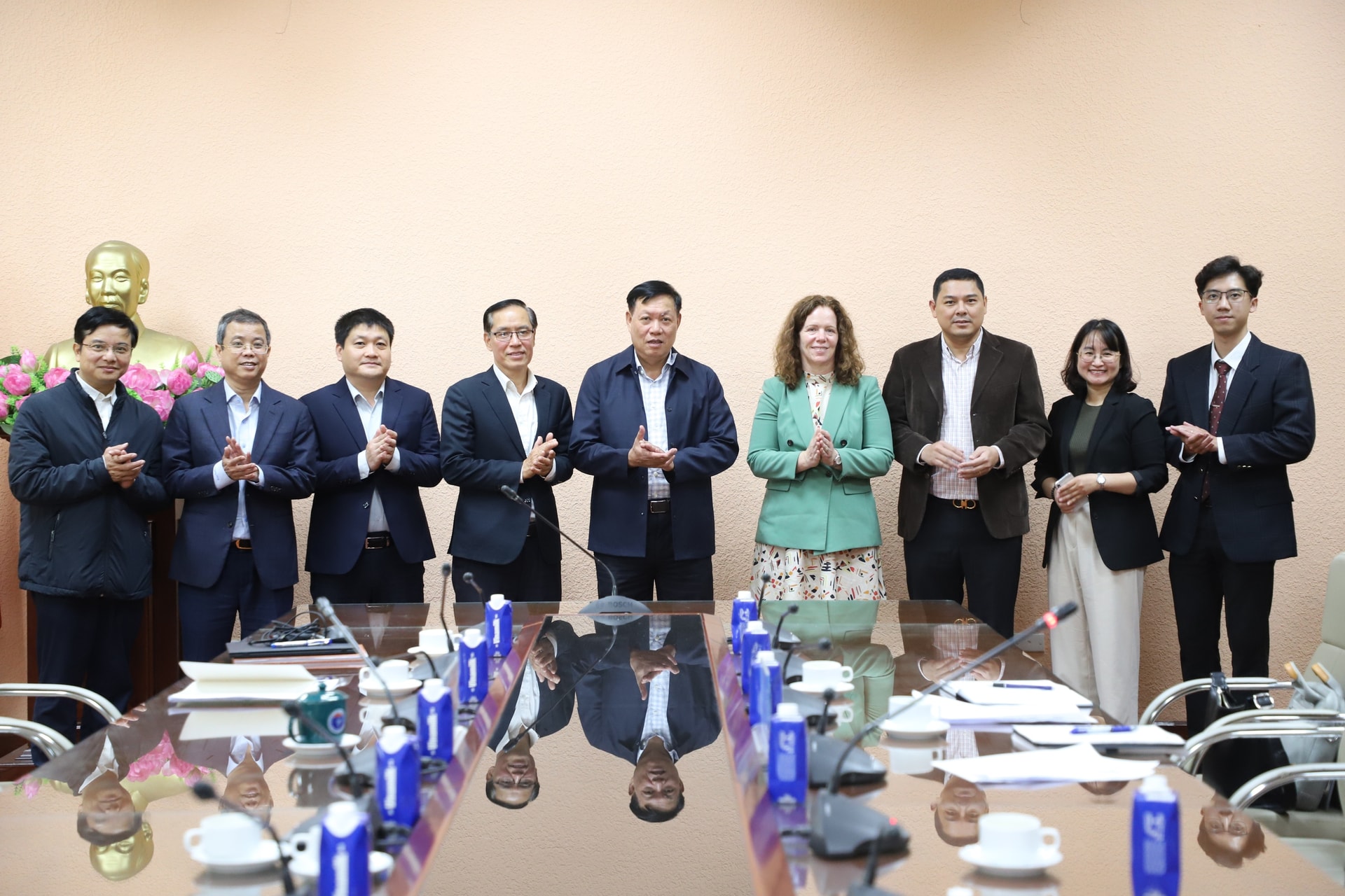 Thứ trưởng Bộ Y tế Đỗ Xuân Tuyên làm việc với Hiệp hội Công nghệ y tế tiên tiến – AdvaMed, Hoa Kỳ- Ảnh 4.