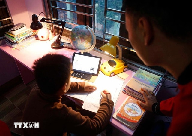 Hành vi cưỡng ép con học tập quá sức có thể bị phạt tới 10 triệu đồng- Ảnh 1.