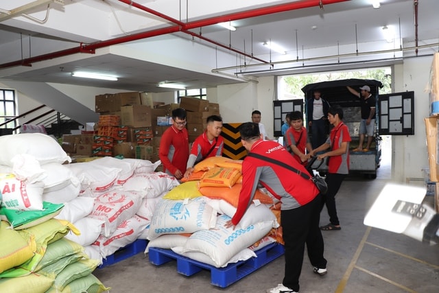TPHCM tiếp nhận hơn 210 tỷ đồng ủng hộ vùng lũ- Ảnh 3.