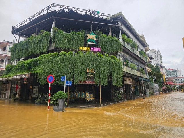 Vì sao TP Huế liên tiếp ngập lũ?- Ảnh 2. Vì sao TP Huế liên tiếp ngập lũ?- Ảnh 2.