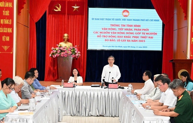 TPHCM tiếp nhận hơn 210 tỷ đồng ủng hộ vùng lũ- Ảnh 1.