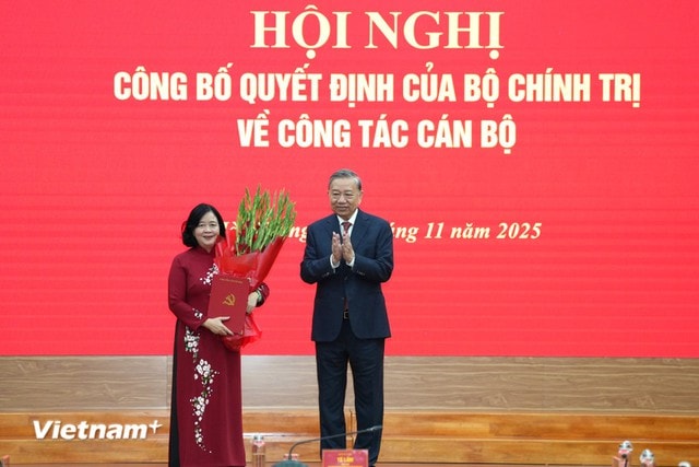 Bà Bùi Thị Minh Hoài giữ chức Bí thư Đảng ủy Mặt trận Tổ quốc, các đoàn thể Trung ương- Ảnh 1.