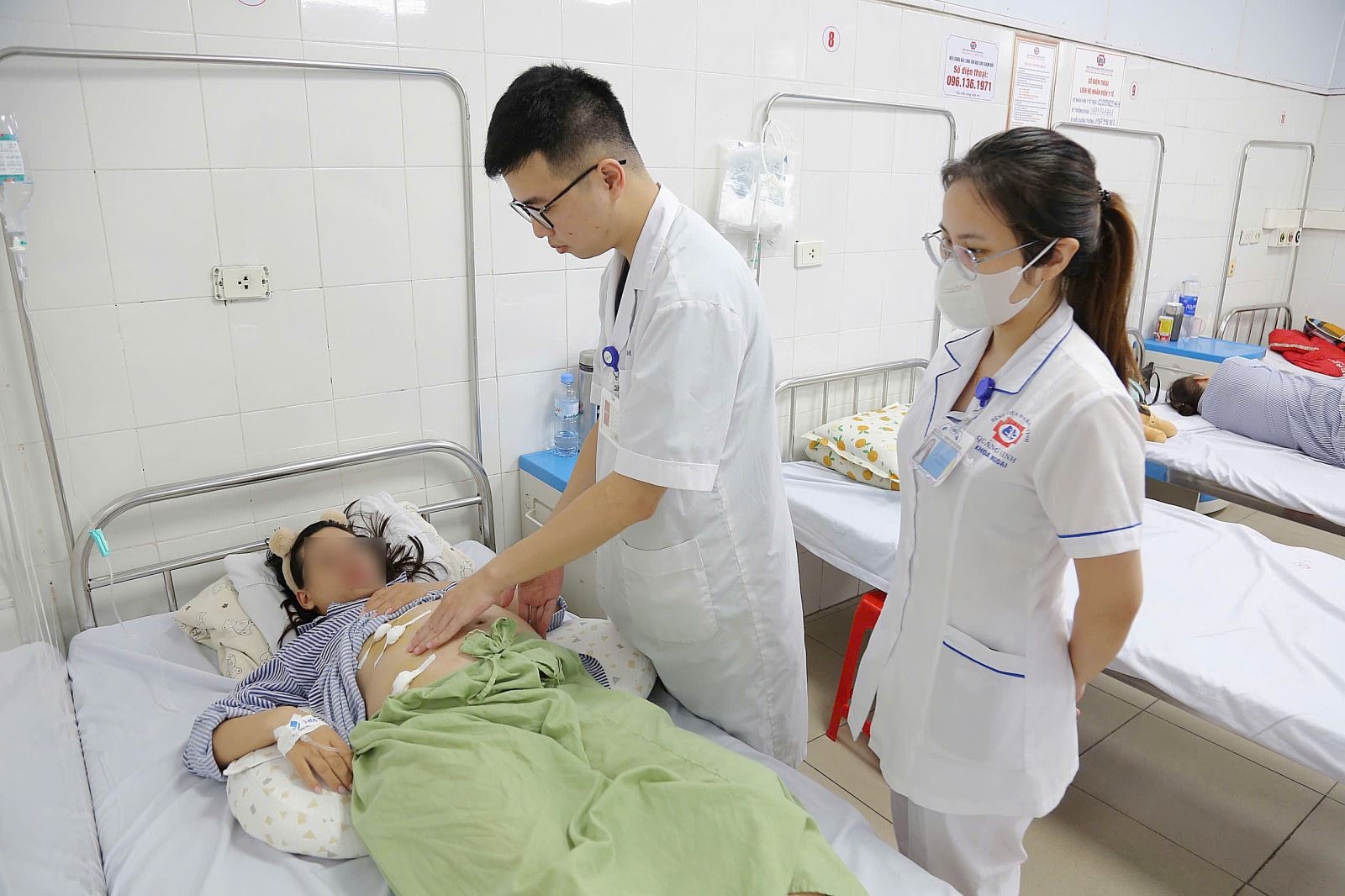 Cứu sản phụ mang thai 32 tuần bị viêm ruột thừa nguy hiểm- Ảnh 2.