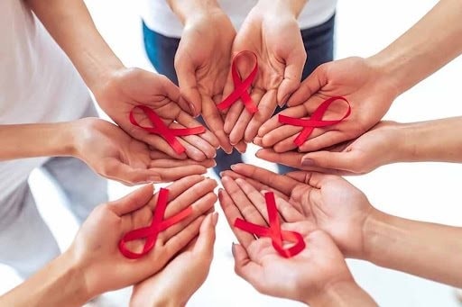 Chỉ còn ít ngày để gửi bài dự thi 'Giải Báo chí toàn quốc về phòng, chống HIV/AIDS': Đừng để những câu chuyện nhân văn bị lãng quên!- Ảnh 2.