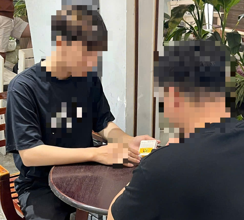 Đồng tính nam nhiễm HIV - Lời người trong cuộc (2): Vòng xoáy kép- Ảnh 5. Đồng tính nam nhiễm HIV - Lời người trong cuộc (2): Vòng xoáy kép- Ảnh 5.