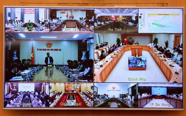 Phó Thủ tướng: Phòng chống bão số 13 trong 'tình trạng khẩn cấp hơn và nguy hiểm hơn'- Ảnh 2.