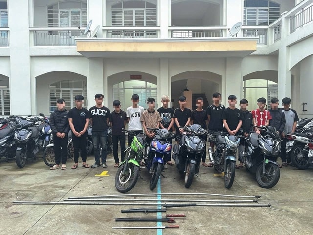 Khởi tố nhóm 'quái xế' mang hung khí truy đuổi người vô cớ ở Đà Nẵng- Ảnh 1. Khởi tố nhóm 'quái xế' mang hung khí truy đuổi người vô cớ ở Đà Nẵng- Ảnh 1.