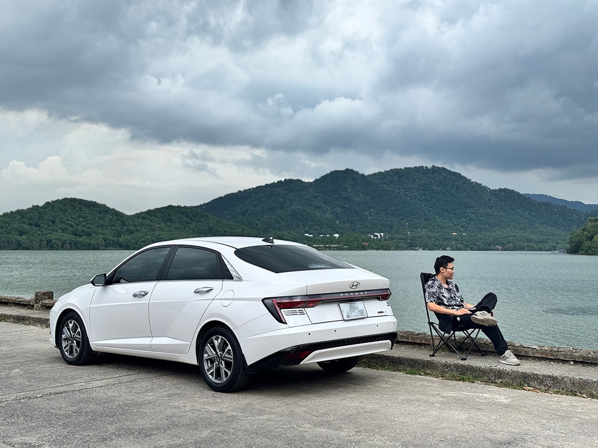 Accent ghi điểm với thiết kế gọn gàng, nội thất rộng rãi