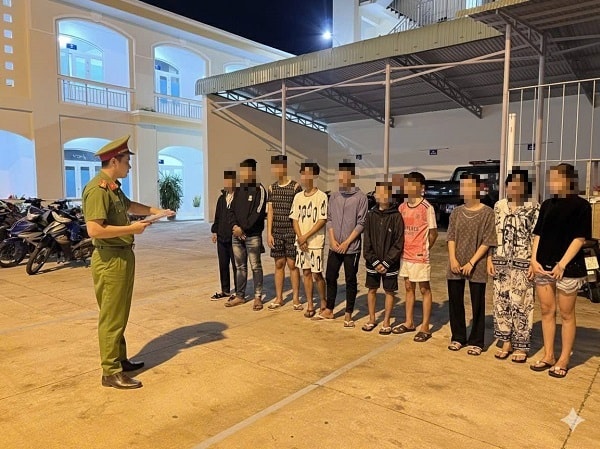 Bắt nhóm đạo chích ‘tuổi teen’ gây ra hàng loạt vụ trộm cắp tài sản ở Đà Nẵng- Ảnh 2. Bắt nhóm đạo chích ‘tuổi teen’ gây ra hàng loạt vụ trộm cắp tài sản ở Đà Nẵng- Ảnh 2.