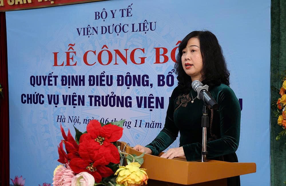 Bộ trưởng Đào Hồng Lan trao quyết định điều động, bổ nhiệm Viện trưởng Viện Dược liệu- Ảnh 2. Bộ trưởng Đào Hồng Lan trao quyết định điều động, bổ nhiệm Viện trưởng Viện Dược liệu- Ảnh 2.