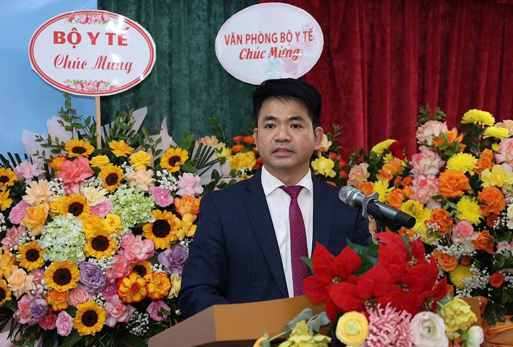 Bộ trưởng Đào Hồng Lan trao quyết định điều động, bổ nhiệm Viện trưởng Viện Dược liệu- Ảnh 4. Bộ trưởng Đào Hồng Lan trao quyết định điều động, bổ nhiệm Viện trưởng Viện Dược liệu- Ảnh 4.