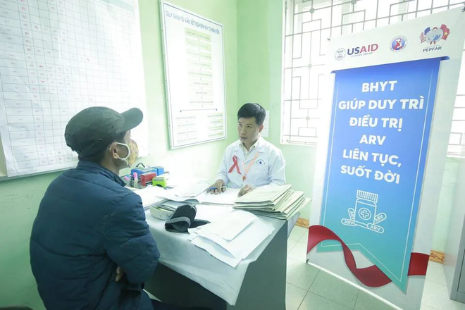 Báo chí – tiếng nói bền bỉ trong cuộc chiến không tiếng súng với HIV/AIDS- Ảnh 1.