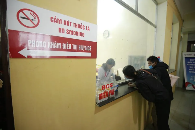 Báo chí – tiếng nói bền bỉ trong cuộc chiến không tiếng súng với HIV/AIDS- Ảnh 4.