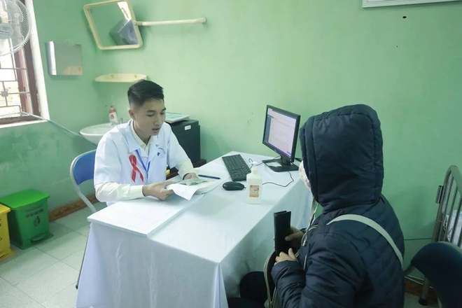 Báo chí – tiếng nói bền bỉ trong cuộc chiến không tiếng súng với HIV/AIDS- Ảnh 3.