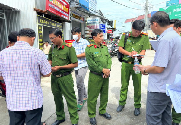 Bí ẩn hai mẹ con tử vong trên giường- Ảnh 1.